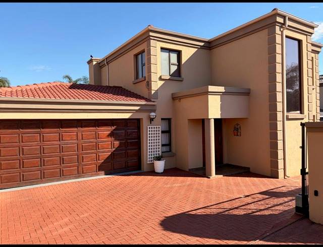 3 BEDROOM HOUSE FOR SALE IN RUIMSIG